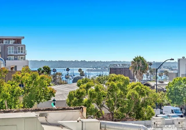 Listing Photo 2 - Condo for sale in building located at 1970 Columbia St, San Diego, CA 92101 - Unit #301