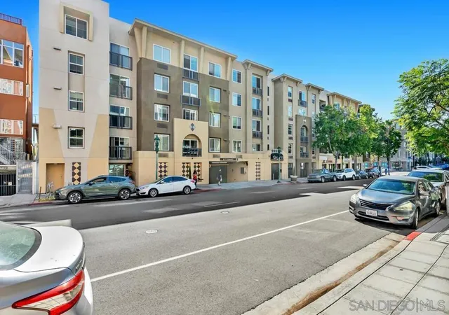3rd image of 1970 Columbia St, San Diego, CA 92101