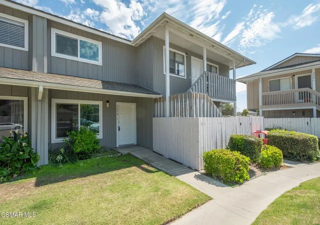 Listing Photo 1 - Condo for sale in building located at 3458 Highwood Ct, Simi Valley, CA 93063 - Unit #199