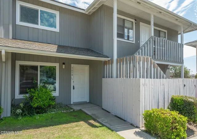 Listing Photo 3 - Condo for sale in building located at 3458 Highwood Ct, Simi Valley, CA 93063 - Unit #199