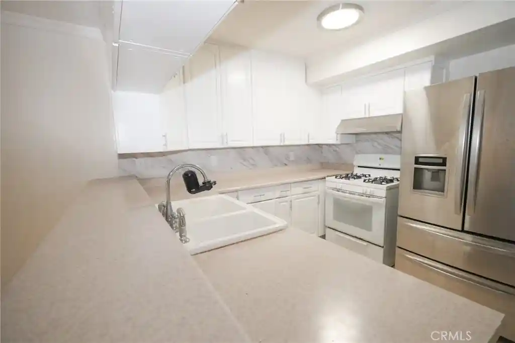 Listing Photo 2 - Condo for sale in 16600 Seville located at 16600 Seville, Fontana, CA 92335 - Unit 16600 Seville