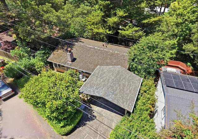 3rd image of 7020 Saroni Dr, Oakland, CA 94611 | MLS# ML82052364