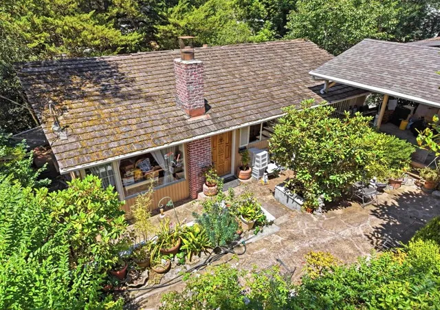 5th image of 7020 Saroni Dr, Oakland, CA 94611 | MLS# ML82052364