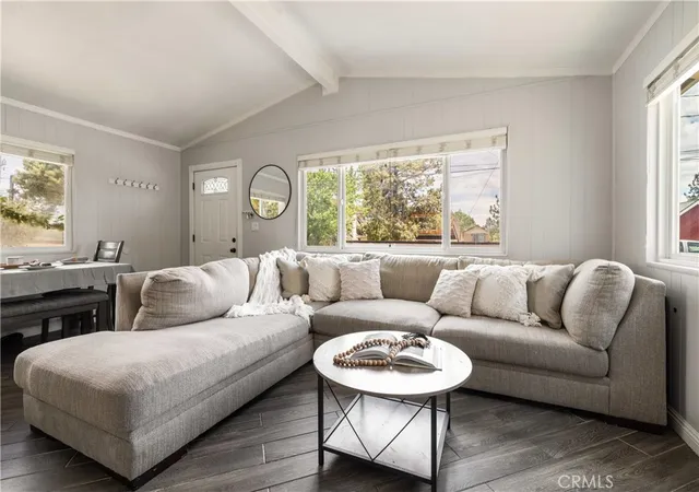 Photo 3 of Single family home for sale at 124 Wabash, Sugarloaf, CA 92386 | MLS# IG26139725 | Listing updated on 2026-10-03