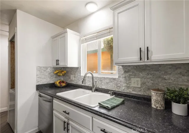 Photo 4 of Single family home for sale at 124 Wabash, Sugarloaf, CA 92386 | MLS# IG26139725 | Listing updated on 2026-10-03