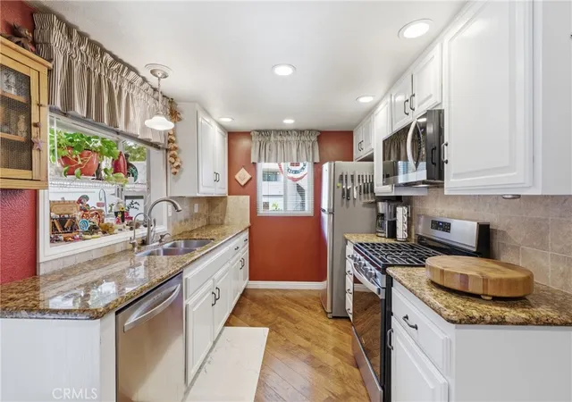 Photo 3 of Townhouse for sale at 20002 Ave Of The Oaks, Newhall, CA 91321 | MLS# SR26139633 | Listing updated on 2026-09-02