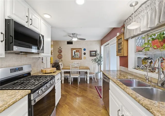 Photo 4 of Townhouse for sale at 20002 Ave Of The Oaks, Newhall, CA 91321 | MLS# SR26139633 | Listing updated on 2026-09-02