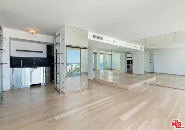 4th image of 201 Ocean Ave #1107B, Santa Monica, CA 90402 | MLS# 26851747