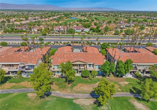 Listing Photo 4 - Condo for sale in building located at 55353 Winged Ft, La Quinta, CA 92253