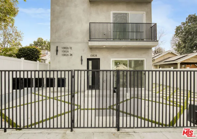3rd image of 10826 Hesby Street, North Hollywood, CA 91601 | MLS# 26852701