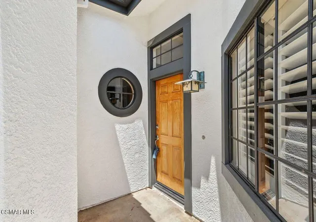 Photo 2 of Townhouse for sale at 4819 La Rosa Dr, Oak Park, CA 91377 | MLS# 226003037 | Listing updated on 2026-09-23