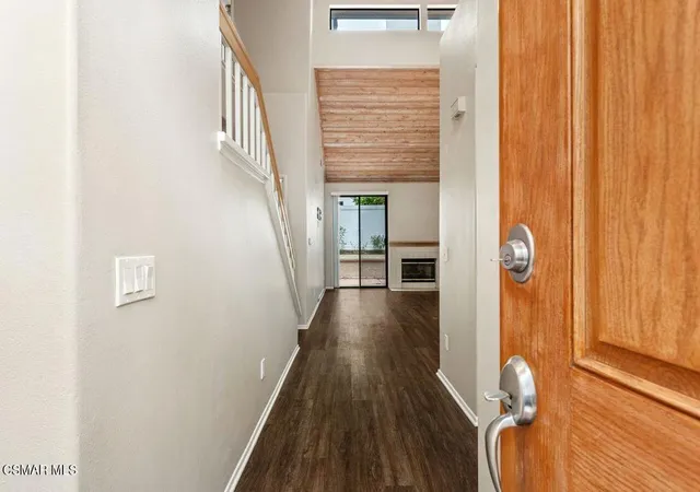 Photo 3 of Townhouse for sale at 4819 La Rosa Dr, Oak Park, CA 91377 | MLS# 226003037 | Listing updated on 2026-09-23