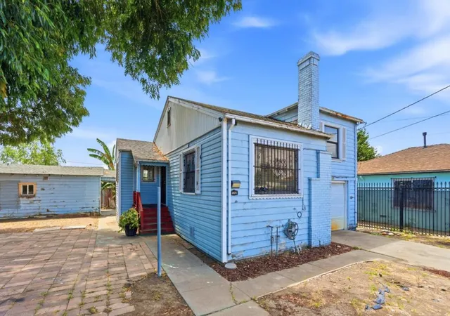 Photo 1 of Single family home for sale at 2570 61st Avenue, Oakland, CA 94605 | MLS# ML82052360 | Listing updated on 2026-10-03