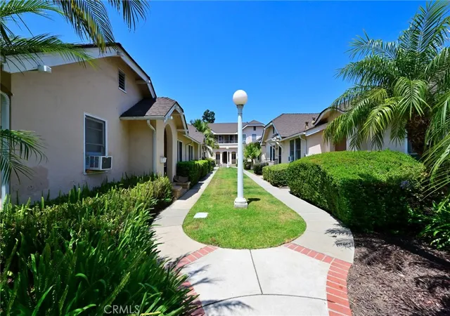 Photo 2 of Multi family home for sale at 529 S 541 El Molino St, Pasadena, CA 91101 | MLS# AR26139329 | Listing updated on 2026-09-26