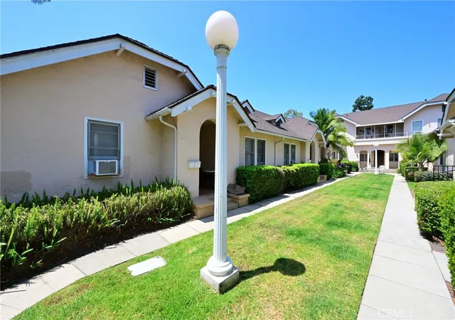 Photo 3 of Multi family home for sale at 529 S 541 El Molino St, Pasadena, CA 91101 | MLS# AR26139329 | Listing updated on 2026-09-26