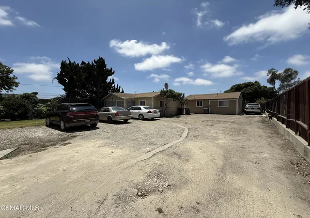 Homes for sale in Oxnard, CA | 1159 C St, Oxnard, CA 93033 | MLS# 226003041