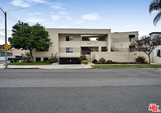 1st image of 2005 Grismer Ave, Burbank, CA 91504 | MLS# 26852909