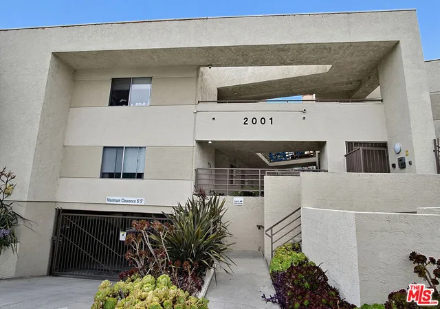 3rd image of 2005 Grismer Ave, Burbank, CA 91504 | MLS# 26852909