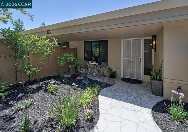 3rd image of 2025 Golden Rain Rd, Walnut Creek, CA 94595