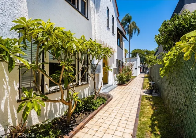 3rd image of 1861 -1871 Pacific Ave, Long Beach, CA 90806 | MLS# PW26139994