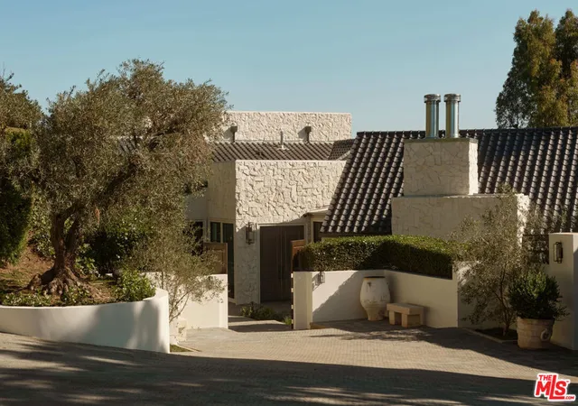 Mansion for sale at 851 Strada Vecchia Rd, Los Angeles, CA 90077 | MLS# 26852669 | Listing updated on 2026-07-11