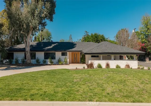 1st image of 17601 Mccormick St, Encino, CA 91316 | MLS# SR26137411