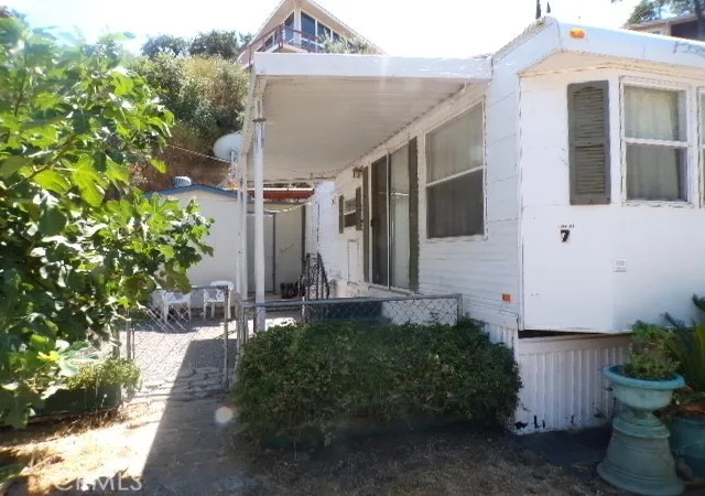 Homes for sale in Clearlake Oaks, CA | 12840 Island Dr #7, Clearlake Oaks, CA 95423 | MLS# LC26140012