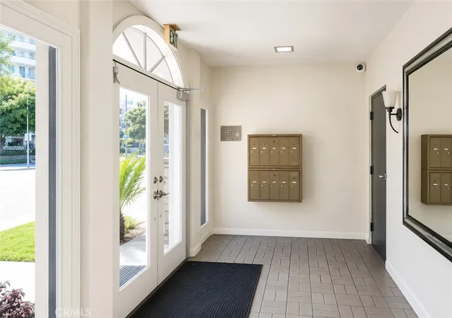 Photo 3 of Condo for sale at 923 E Ocean #5, Long Beach, CA 90802 | MLS# WS26136856 | Listing updated on 2026-10-01