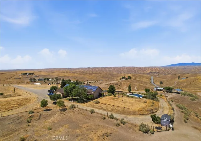 Photo 4 of Single family home for sale at 9701 S Granite, Bakersfield, CA 93308 | MLS# OC26140037 | Listing updated on 2026-06-27