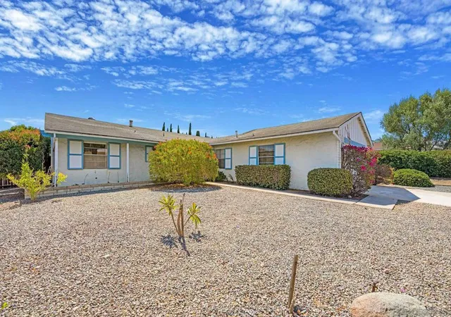 Photo 3 of Sale Pending at 16371 Bernardo Oaks Dr, San Diego, CA 92128 | MLS# 260015701SD | Listing updated on 2026-09-10