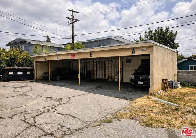 Listing Photo 4 - Condo for sale in building located at 2910 S Curson Ave, Los Angeles, CA 90016