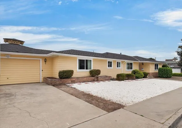 Photo 2 of Single family home for sale at 729 Martinelli St, Watsonville, CA 95076 | MLS# ML82052193 | Listing updated on 2026-10-12