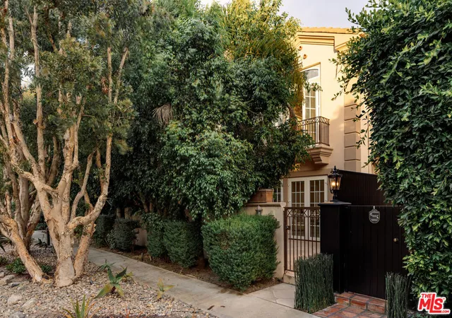 Homes for sale in Marina Del Rey, CA | 134 Voyage Mall, Marina Del Rey, CA 90292 | MLS# 26852459