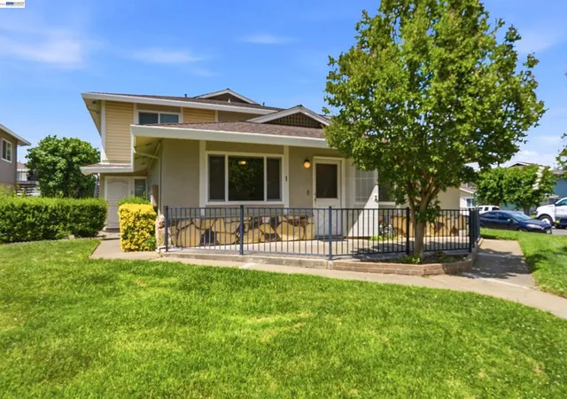 Photo 2 of Condo for sale at 9079 Pinata Way #1, Sacramento, CA 95826 | MLS# 41139867 | Listing updated on 2026-09-24