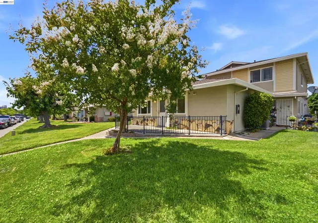 Photo 3 of Condo for sale at 9079 Pinata Way #1, Sacramento, CA 95826 | MLS# 41139867 | Listing updated on 2026-09-24