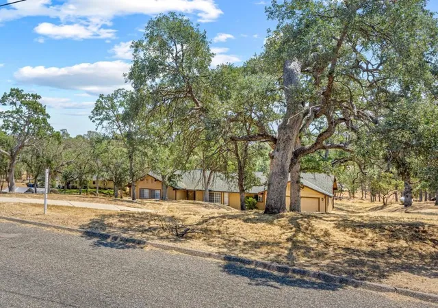 Homes for sale in Coarsegold, CA | 30159 Horseshoe Dr, Coarsegold, CA 93614 | MLS# ML82052431
