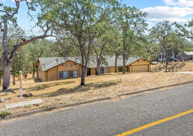 Homes for sale in Coarsegold, CA | 30159 Horseshoe Dr, Coarsegold, CA 93614 | MLS# ML82052431