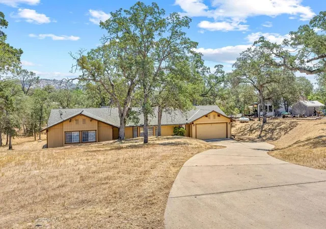 Homes for sale in Coarsegold, CA | 30159 Horseshoe Dr, Coarsegold, CA 93614 | MLS# ML82052431