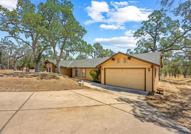 Homes for sale in Coarsegold, CA | 30159 Horseshoe Dr, Coarsegold, CA 93614 | MLS# ML82052431