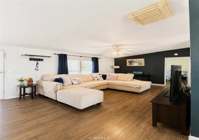 5th image of 7560 Woodman #134, Van Nuys, CA 91405 | MLS# SR26140143