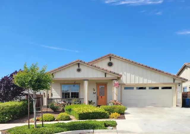 1st image of 1400 Sawtooth Dr, Hollister, CA 95023 | MLS# ML82050145