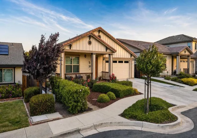 4th image of 1400 Sawtooth Dr, Hollister, CA 95023 | MLS# ML82050145