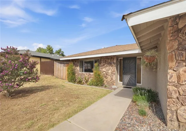 3rd image of 27195 Aurora, Hemet, CA 92544 | MLS# SW26140047