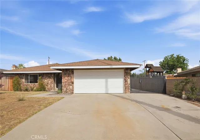4th image of 27195 Aurora, Hemet, CA 92544 | MLS# SW26140047