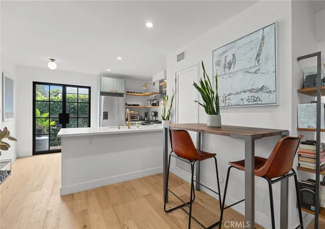 4th image of 331 Brooks Ave #1, Venice, CA 90291 | MLS# SR26139298