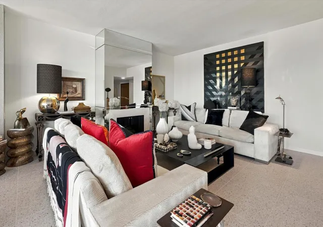 3rd image of 899 Island Dr #304, Rancho Mirage, CA 92270 | MLS# 219149690DA