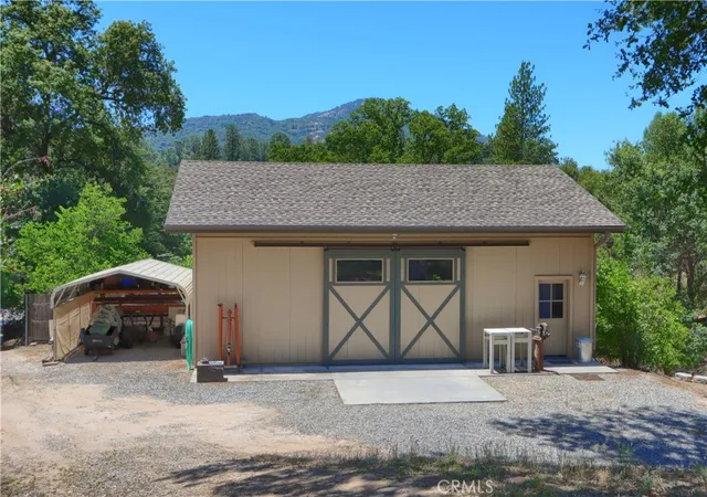 Photo 3 of Single family home for sale at 39670 Highview, Oakhurst, CA 93644 | MLS# FR26138557 | Listing updated on 2026-09-26