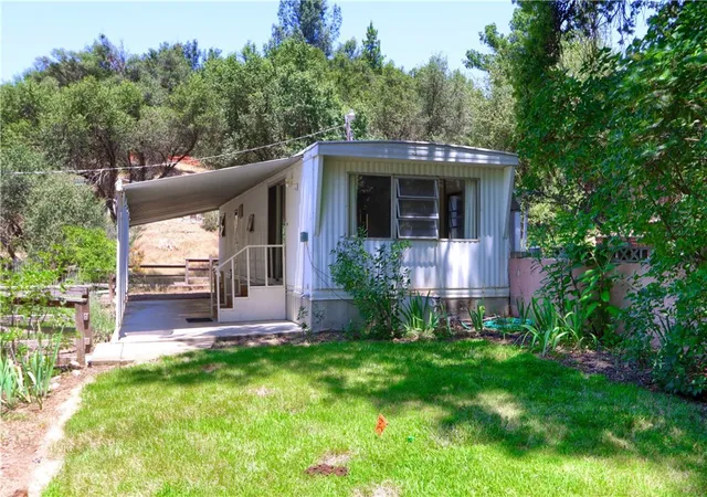 Photo 3 of Single family home for sale at 39670 Highview, Oakhurst, CA 93644 | MLS# FR26138557 | Listing updated on 2026-09-26