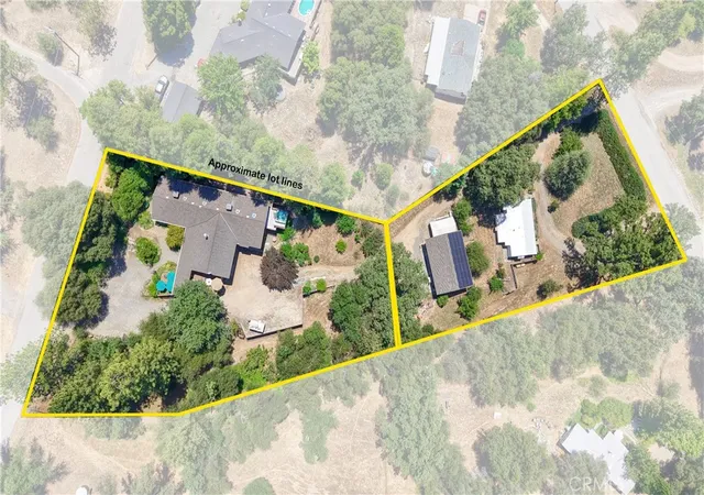 Single family home for sale at 39670 Highview, Oakhurst, CA 93644 | MLS# FR26138557