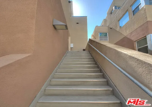 3rd image of 302 E 19Th St, Long Beach, CA 90806